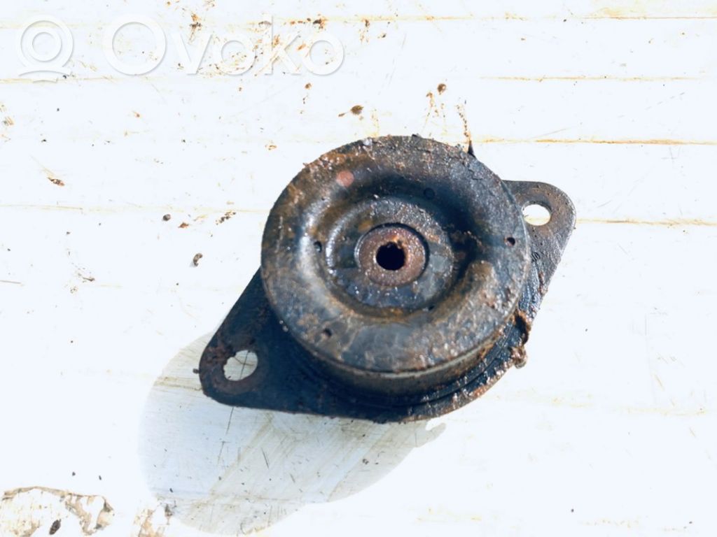 Renault Trafic I Dzinēja spilvens 