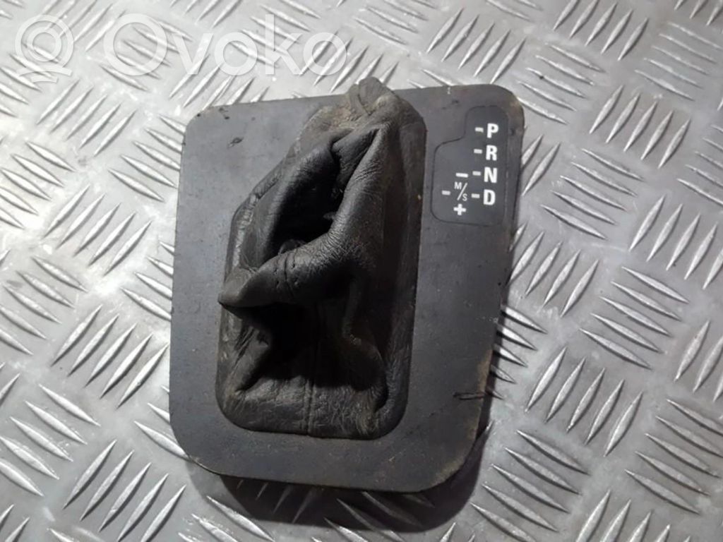 BMW 3 E46 Rivestimento in plastica cornice della leva del cambio 
