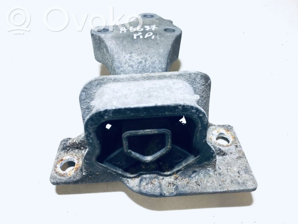 Engine mount bracket   8200650286,8200650286