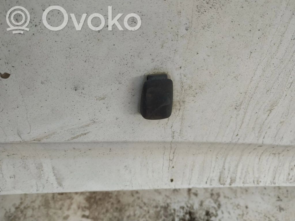 Ford Escort Mazgāšanas šķidruma smidzinātājs (-i) priekšējam logam 