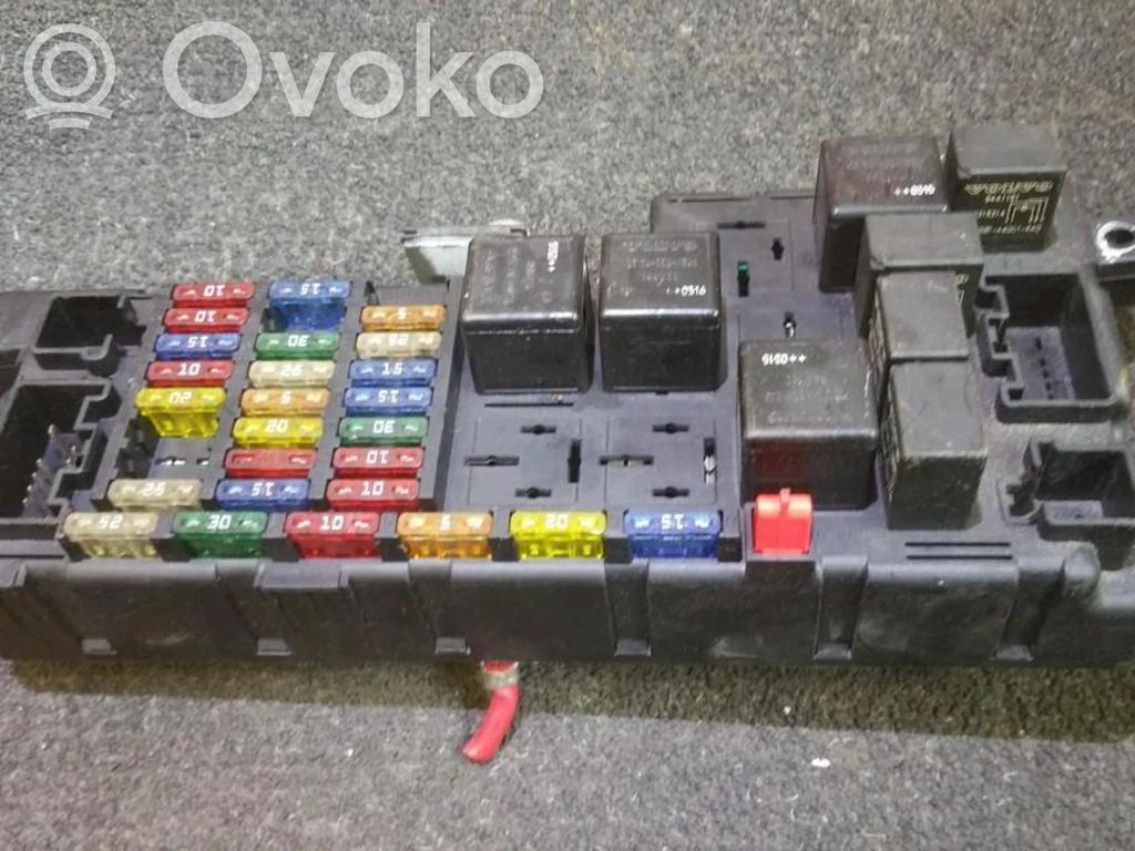 Volvo V70 Ящик предохранителей (комплект) 