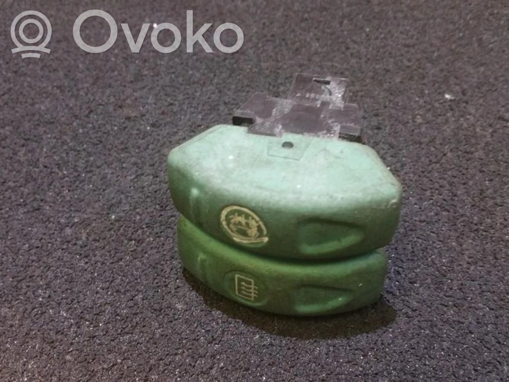 Renault Twingo I Windscreen/window heater switch 