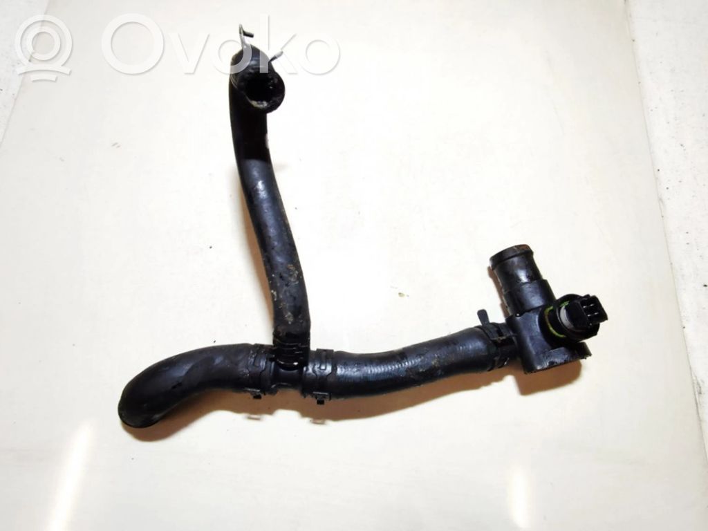 Audi A4 S4 B5 8D Tubo flessibile del liquido di raffreddamento del motore