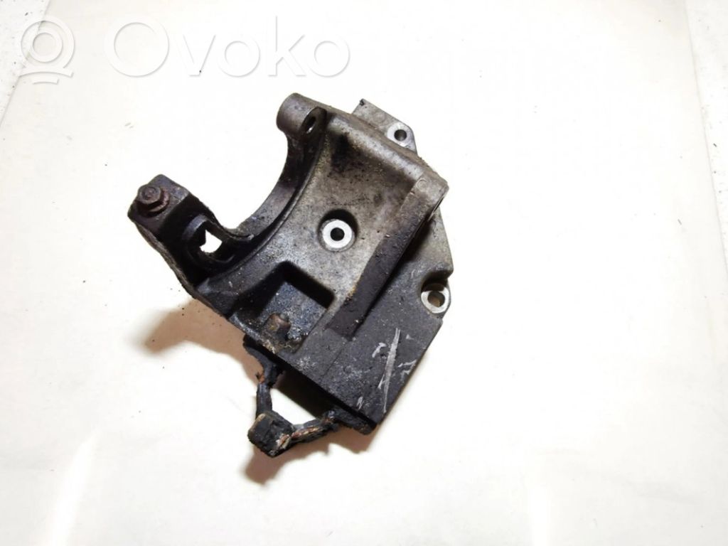 Renault Scenic I Engine mounting bracket 