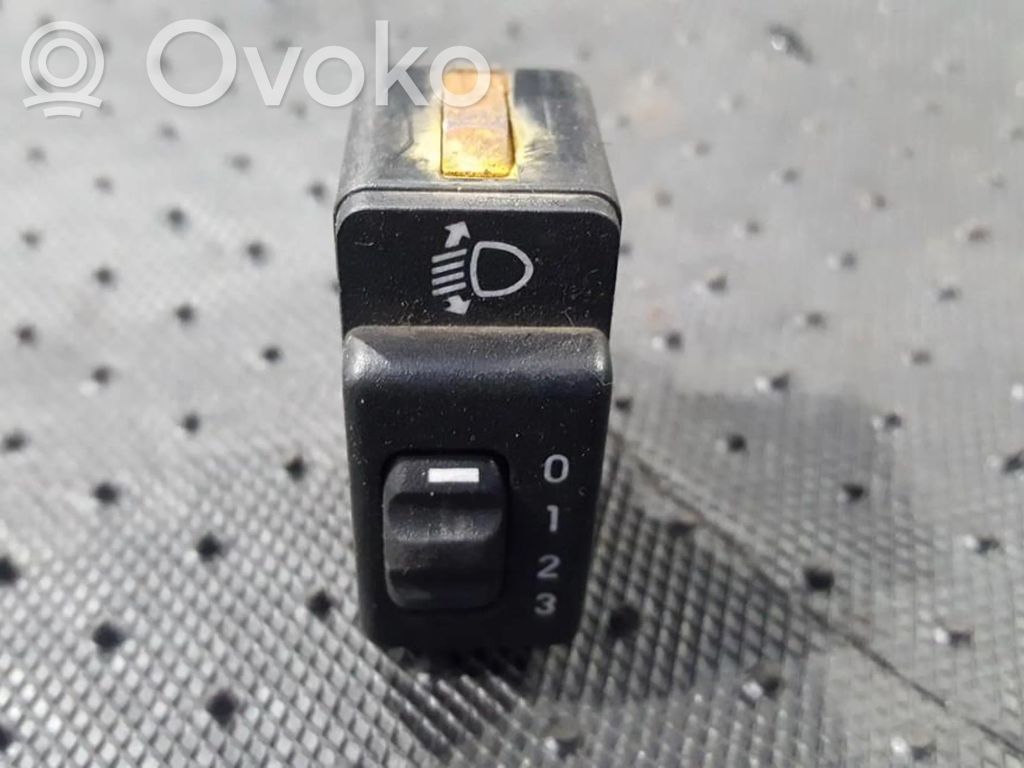 Opel Corsa B Przycisk / Pokrętło regulacji świateł 