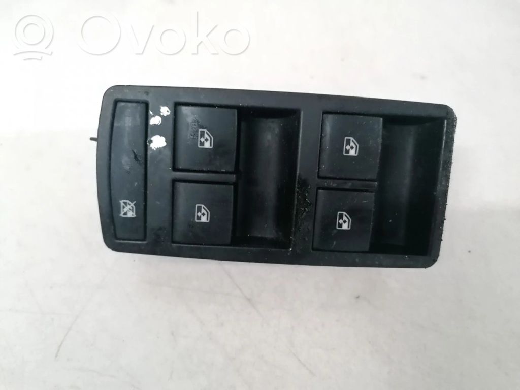Opel Insignia A Przyciski szyb 