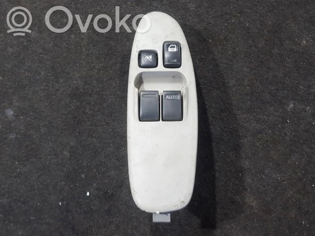 Nissan Almera N16 Przyciski szyb 