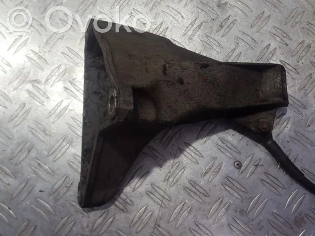 Audi A4 S4 B5 8D Supporto di montaggio del motore (usato) 
