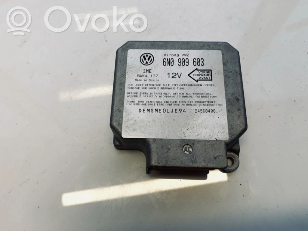 Volkswagen PASSAT B4 Unitate/modul de comandă airbaguri 