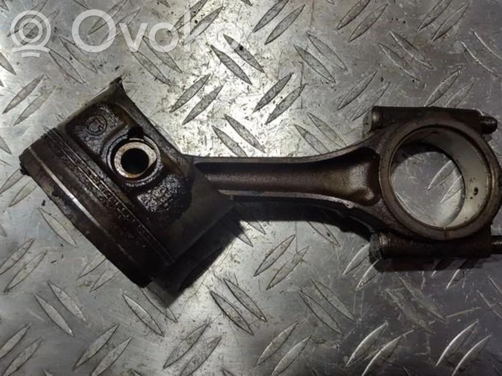 Skoda Fabia Mk1 (6Y) Piston cu bielă 