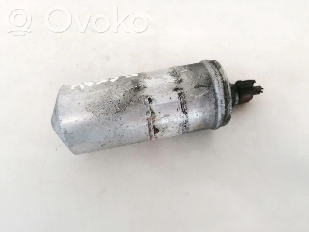 Ilmastointilaitteen ilmankuivain (A/C)