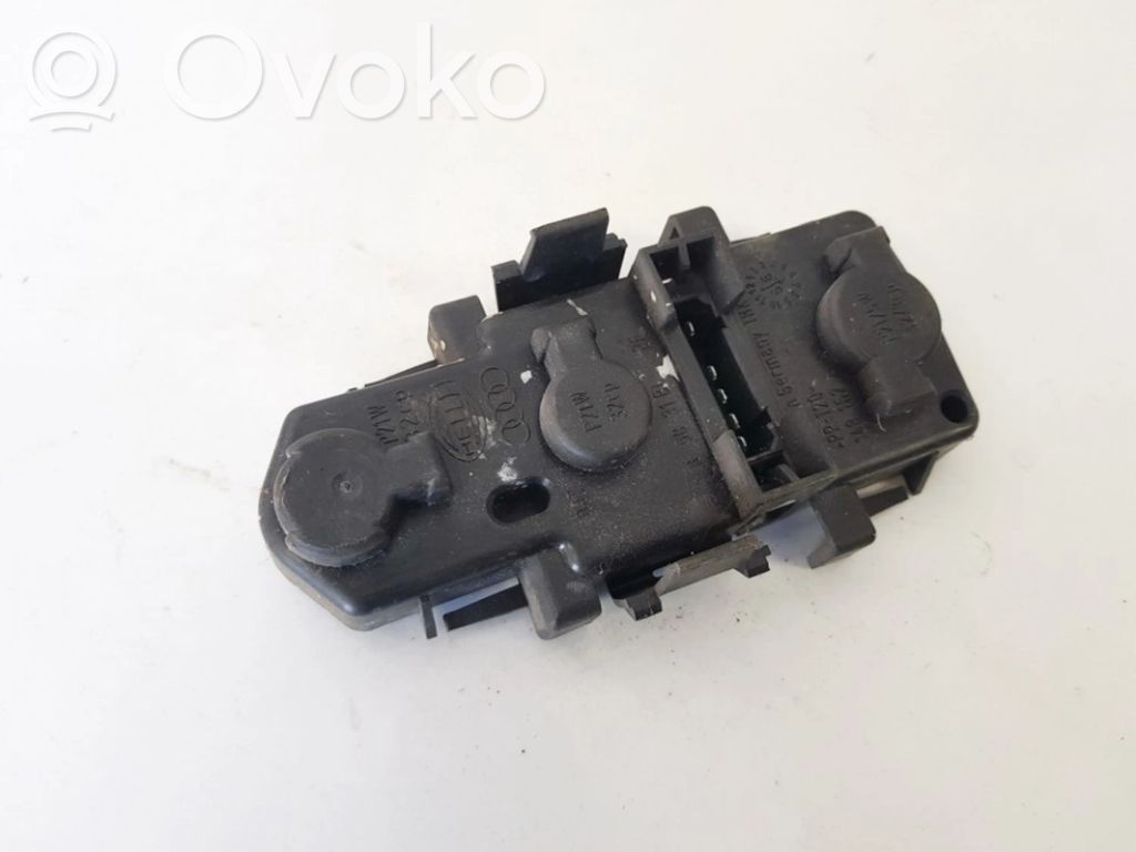 Audi A6 S6 C5 4B Portalampada fanale posteriore 