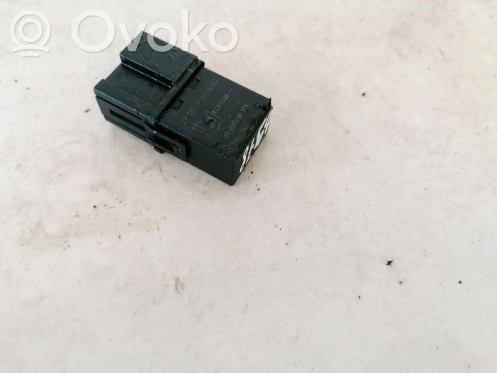 Muu rele   MB95338211,MB95338211