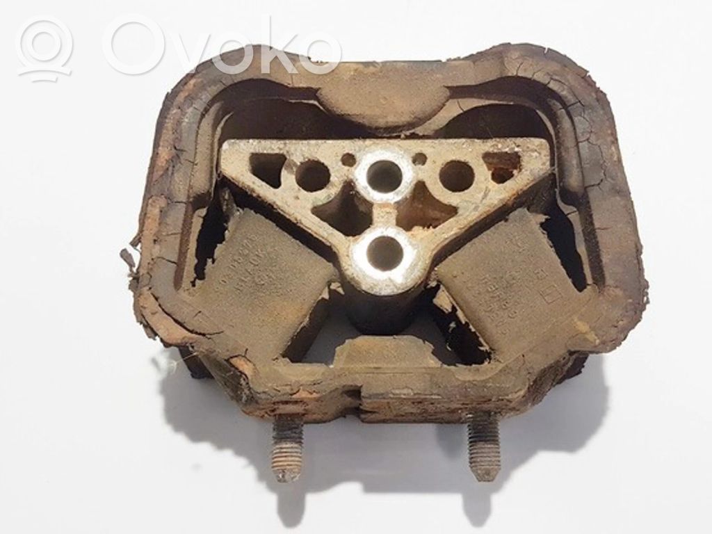 Opel Vectra A Engine mount bracket 