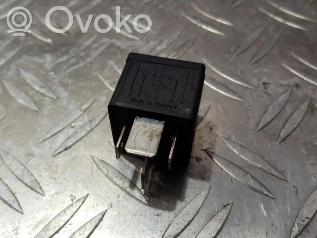 Inne przekaźniki   7M0951253A,7M0951253A
