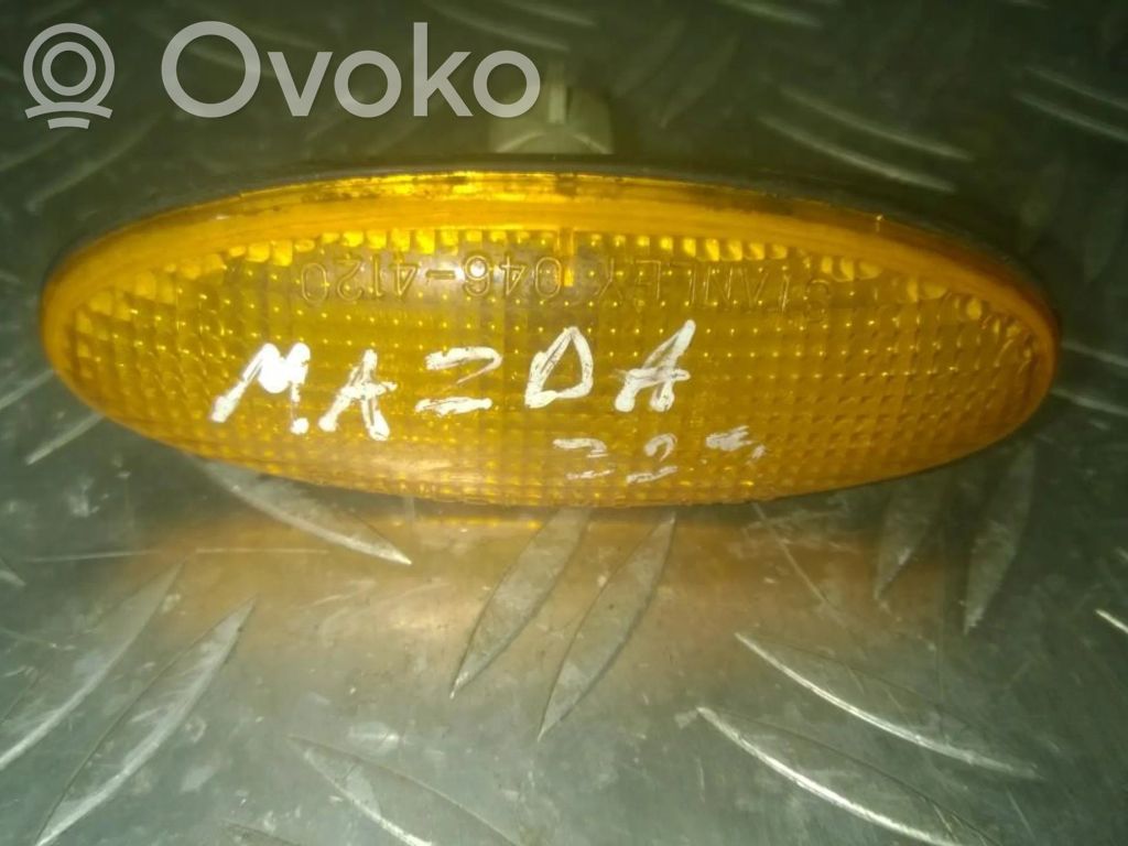 Mazda 323 Indicatore di direzione del parafango anteriore