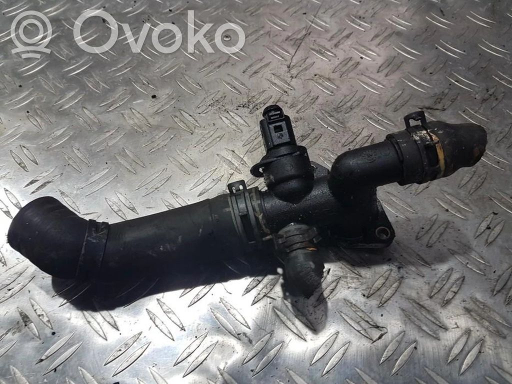 Volkswagen Golf IV Tubo flessibile del liquido di raffreddamento del motore