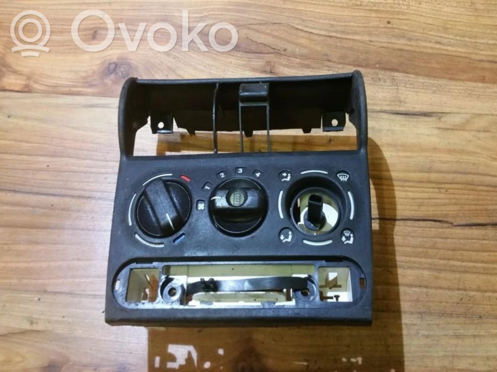 Opel Corsa B Gaisa kondicioniera / klimata kontroles / salona apsildes vadības bloks (salonā) 