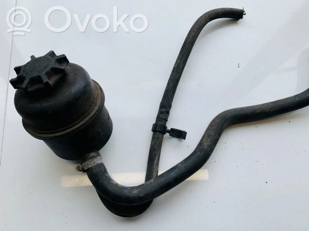 Saab 9-5 Ohjaustehostimen nestesäiliö 