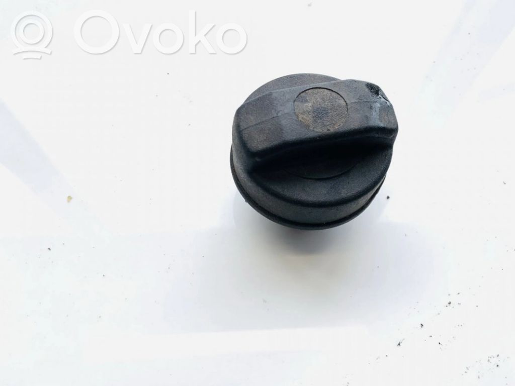 Volkswagen PASSAT B5 Tappo del serbatoio del carburante