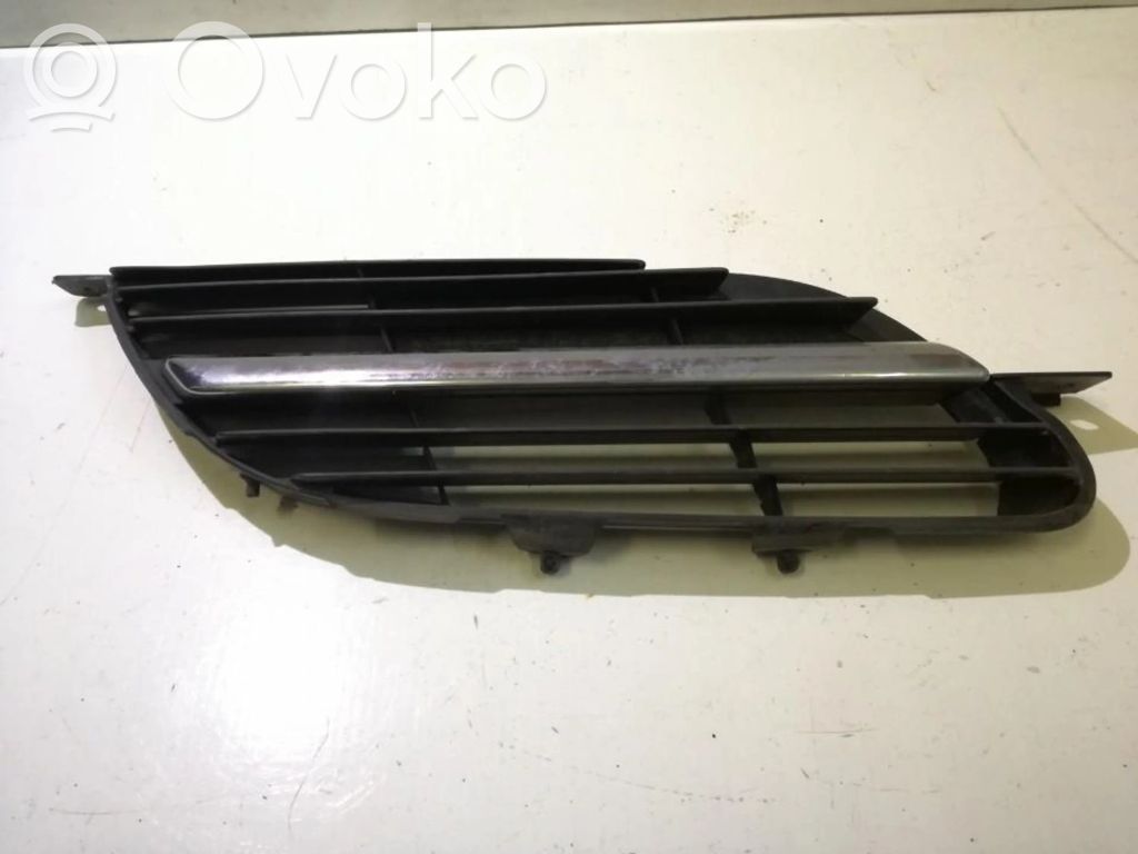 Nissan Almera N16 Нижняя решётка (из трех частей) 