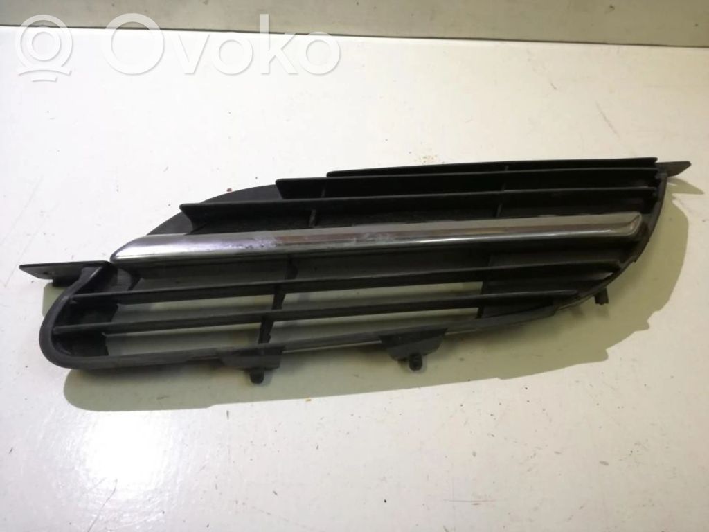 Nissan Almera N16 Нижняя решётка (из трех частей) 