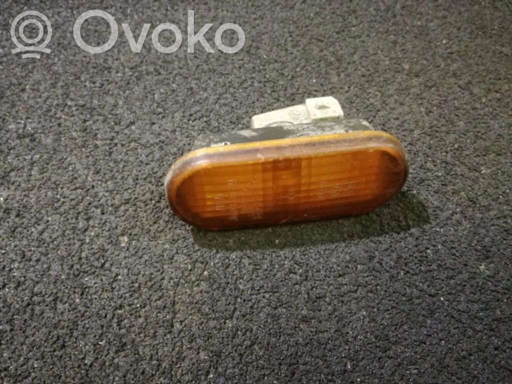 Volkswagen Golf IV Kierunkowskaz błotnika przedniego 