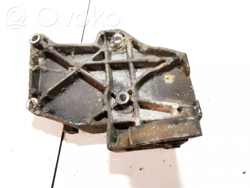 Halterung Lager Motor   058260885,523940,058260885,523940
