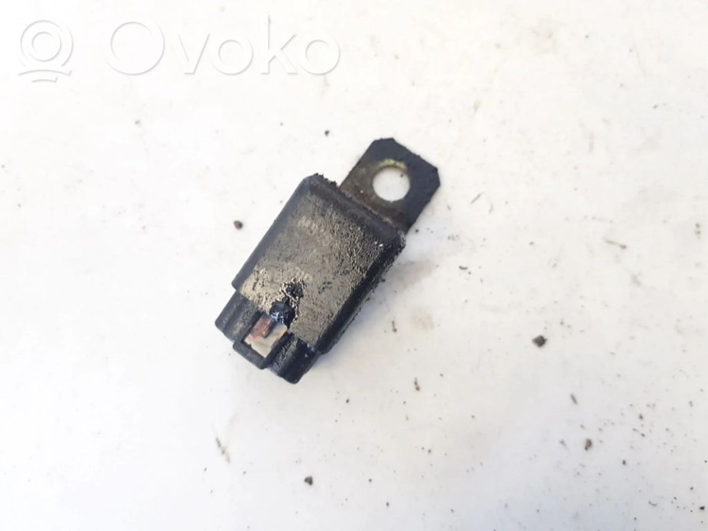 Otros relés   MB261290,MB261290