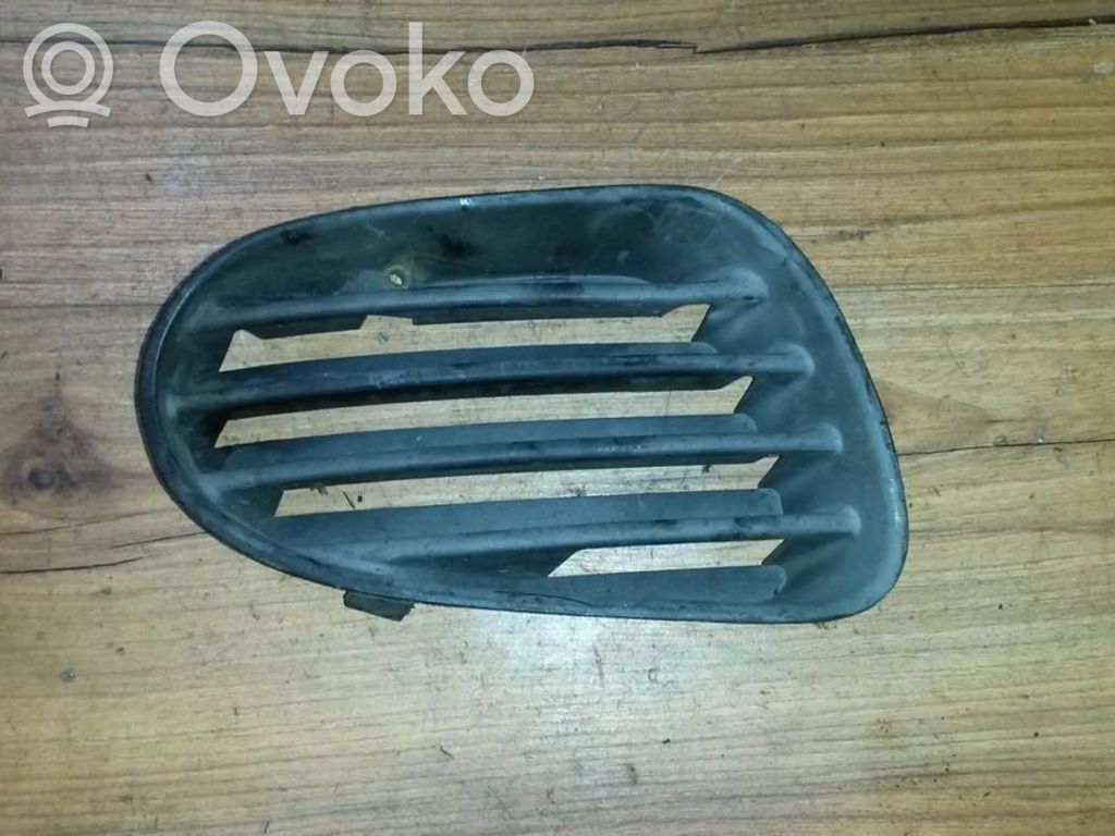 Mitsubishi Carisma Front bumper lower grill 