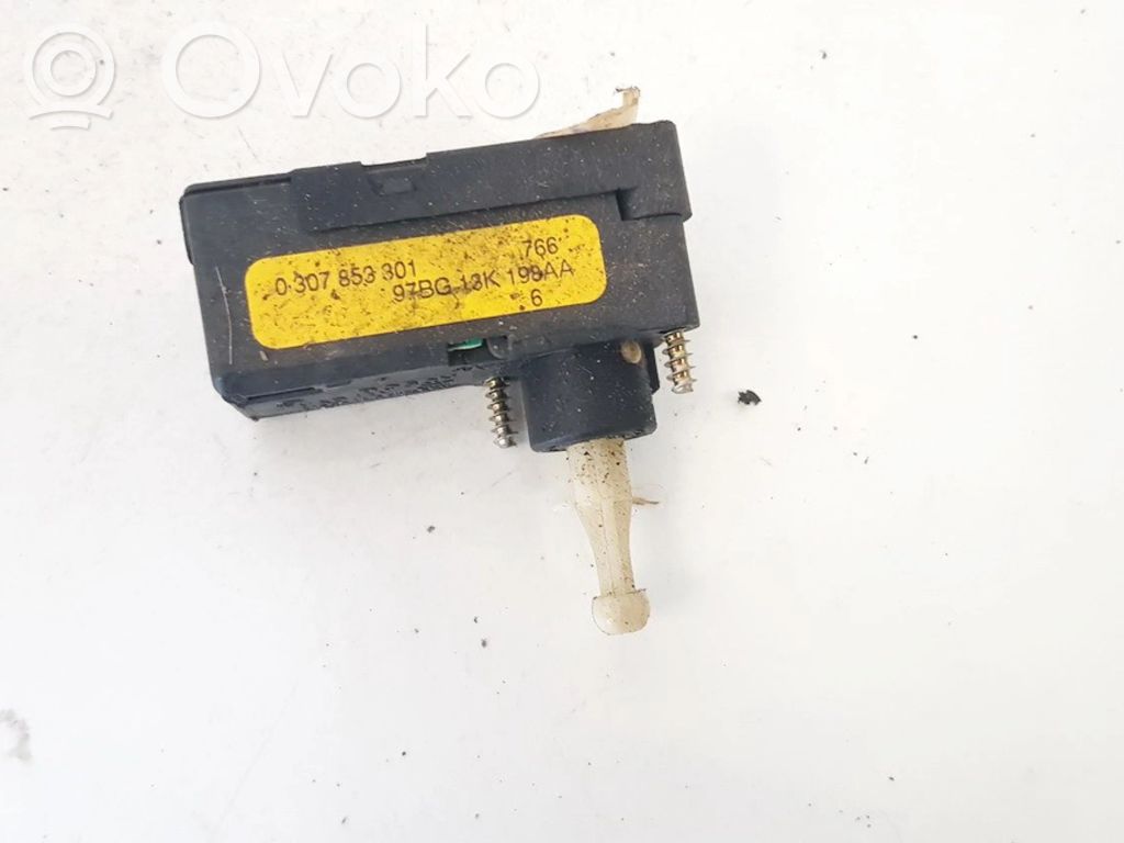 Ford Mondeo MK II Moteur de réglage du niveau des phares 