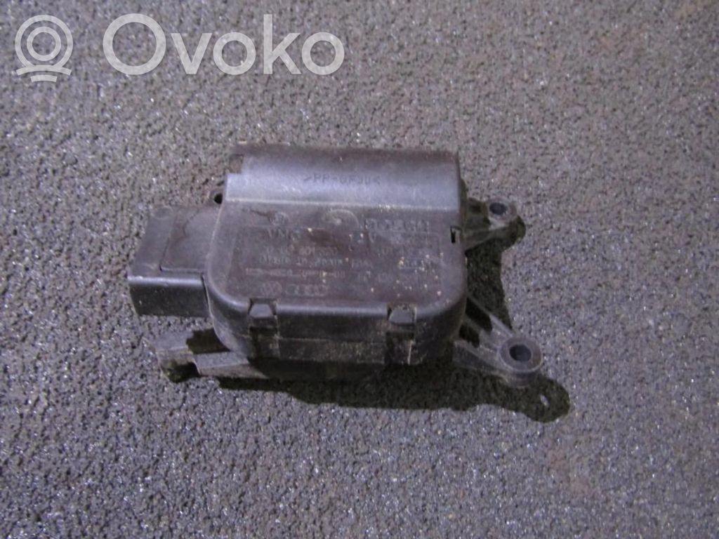 Volkswagen Touareg I Motor/actuator clapetă aer 