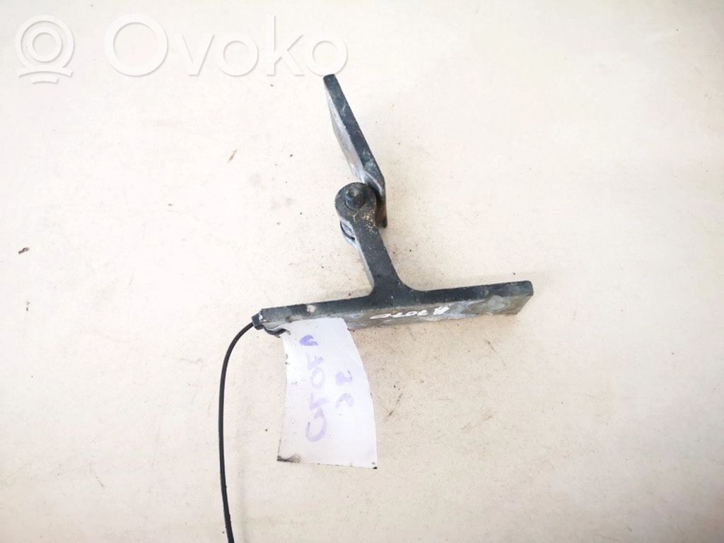 Audi 100 S4 C4 Etuoven yläsarana 
