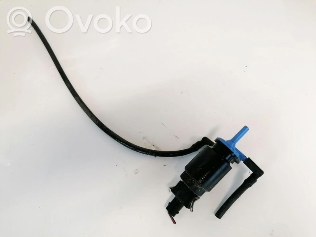Opel Meriva A Pompa spryskiwacza szyby przedniej / czołowej 