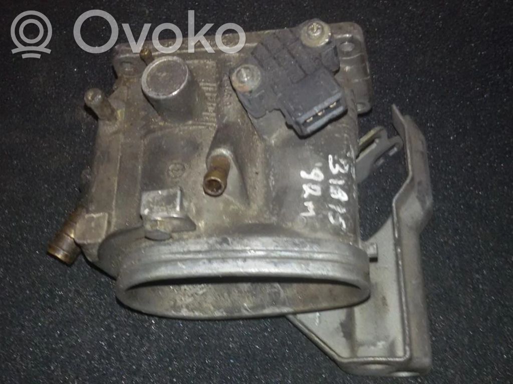 BMW 3 E36 Droselinė sklendė 