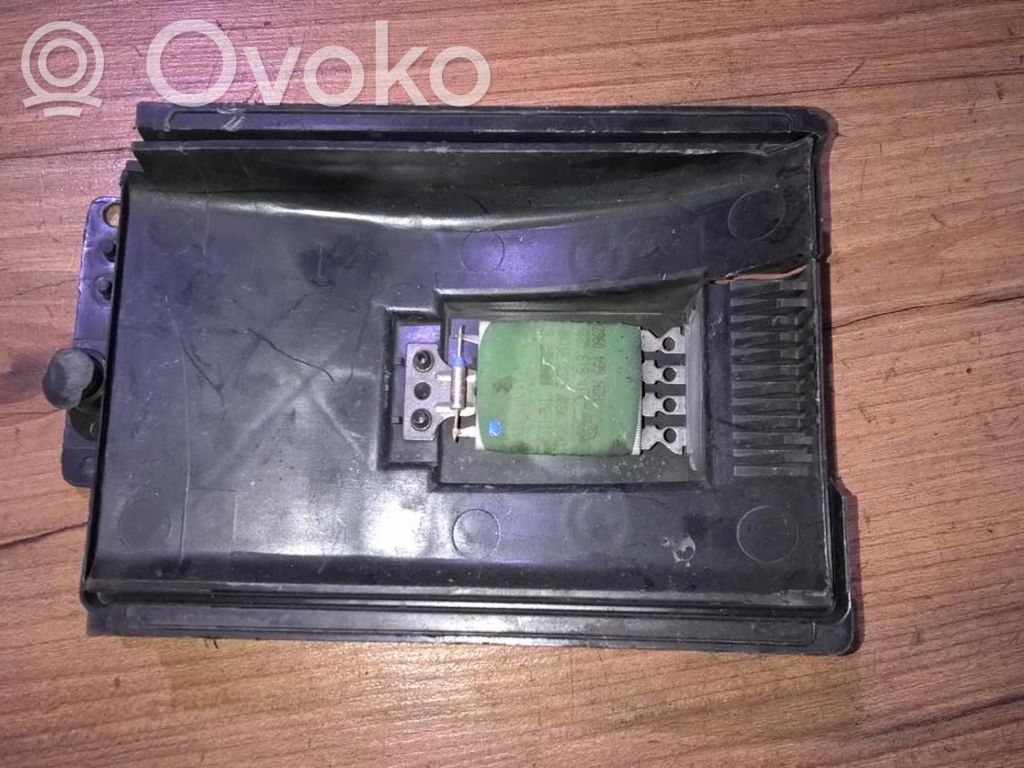 Volkswagen Golf IV Motor aerotermă/rezistor ventilator 