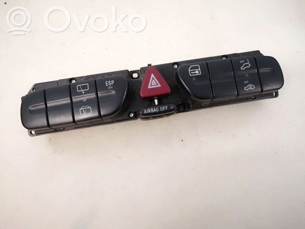Mercedes-Benz C W203 Przycisk świateł awaryjnych