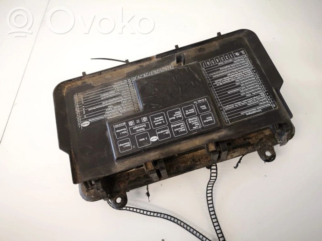 Audi 80 90 B3 Deckel Sicherungskasten
