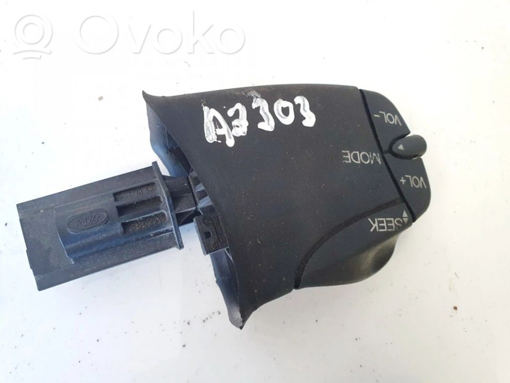 Ford Fiesta Pulsanti/interruttori sul volante