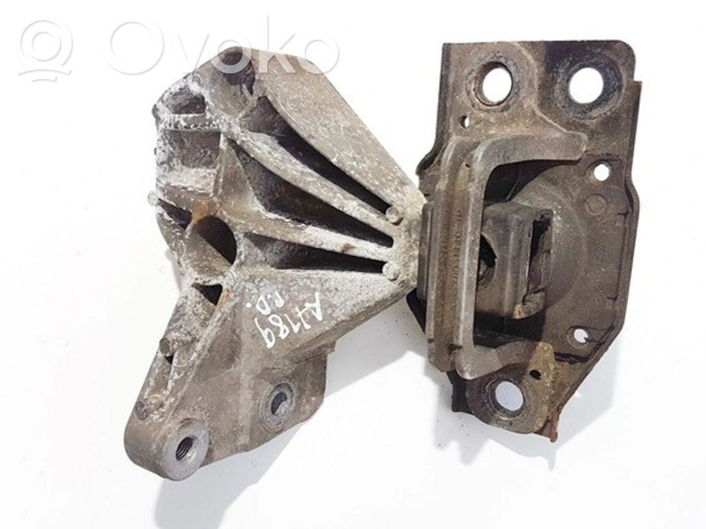 Nissan Qashqai Supporto di montaggio del motore