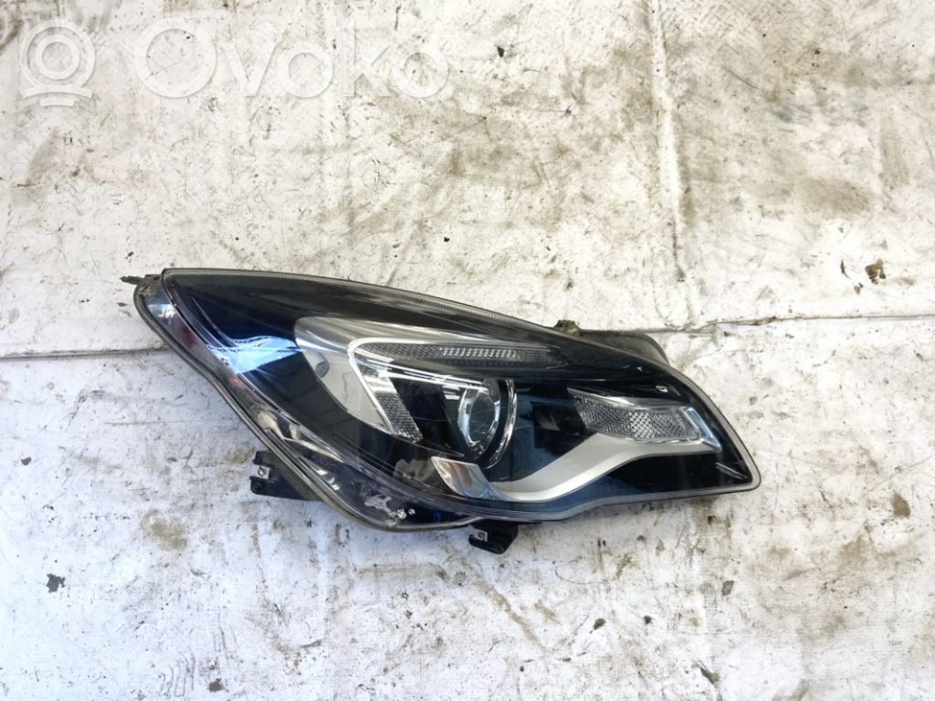 Opel Insignia A Lampa przednia 