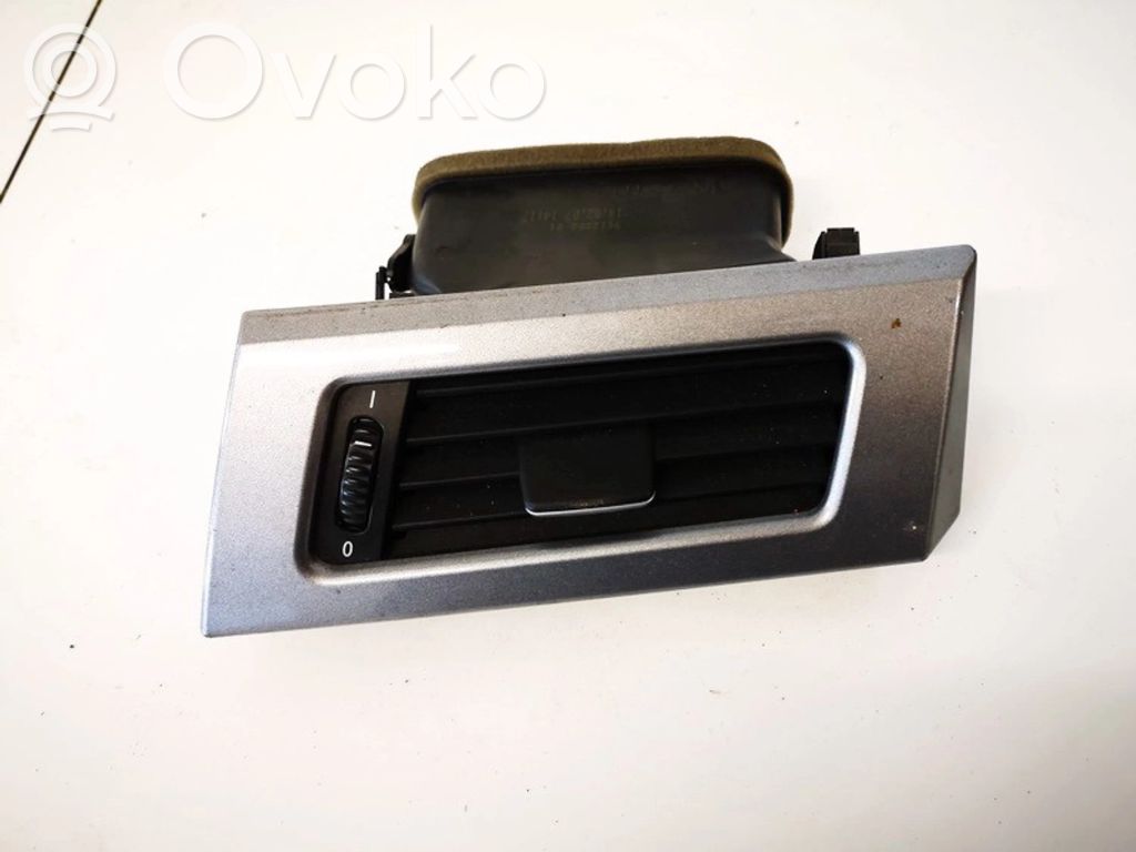 BMW 5 E60 E61 Rejilla de ventilación central del panel 