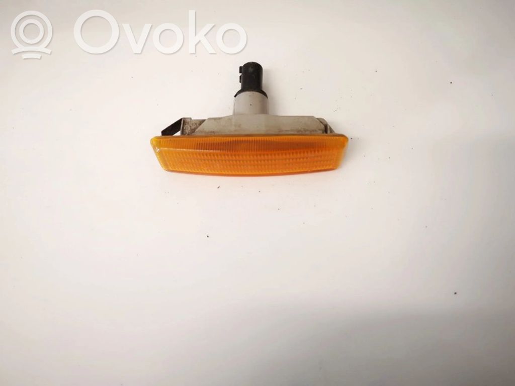 Etupuskurin suuntavilkku   8360589,8360589