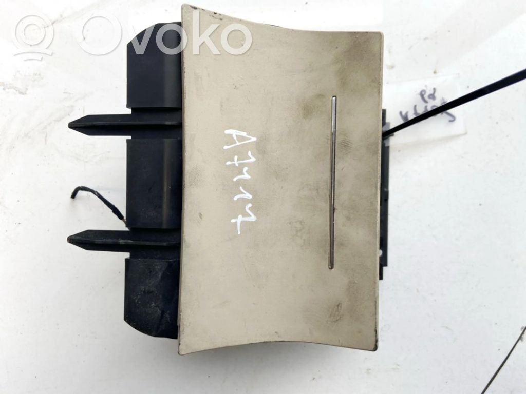 Dodge Neon Popielniczka deski rozdzielczej 