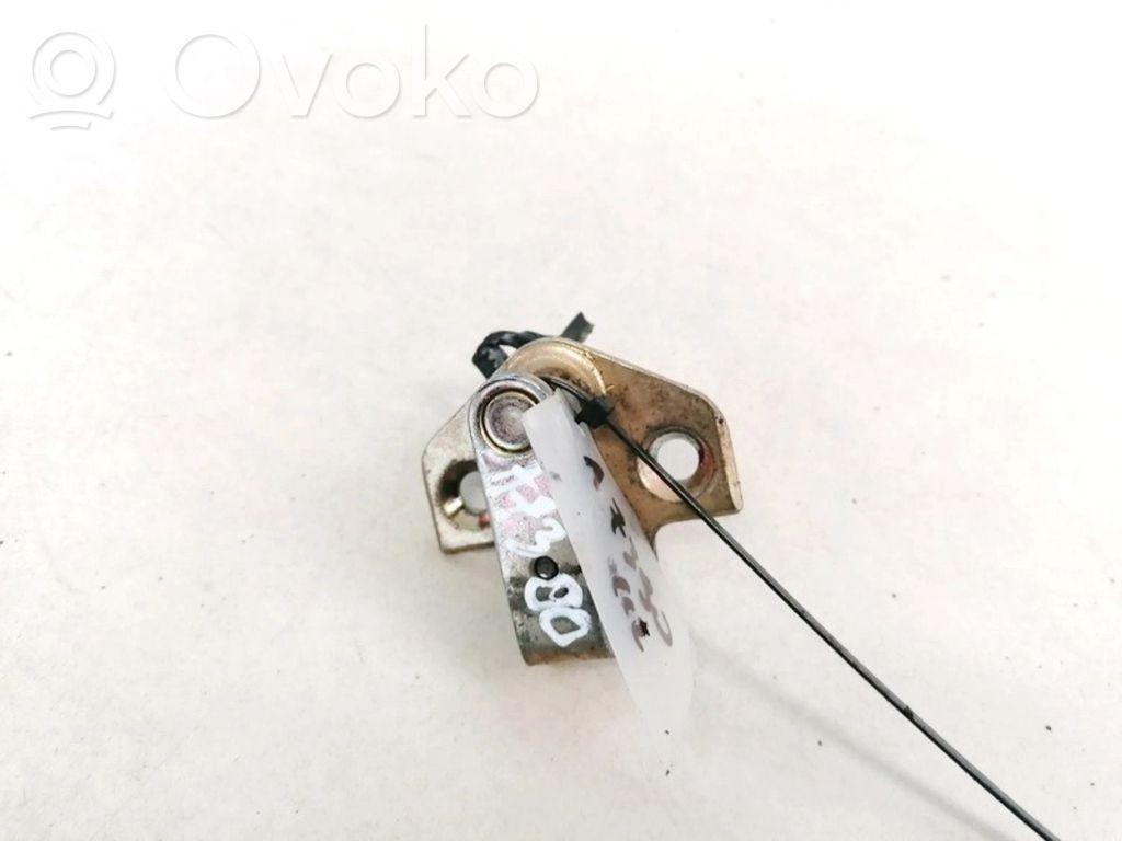 Ford Mondeo Mk III Front door lock loop/hook striker 