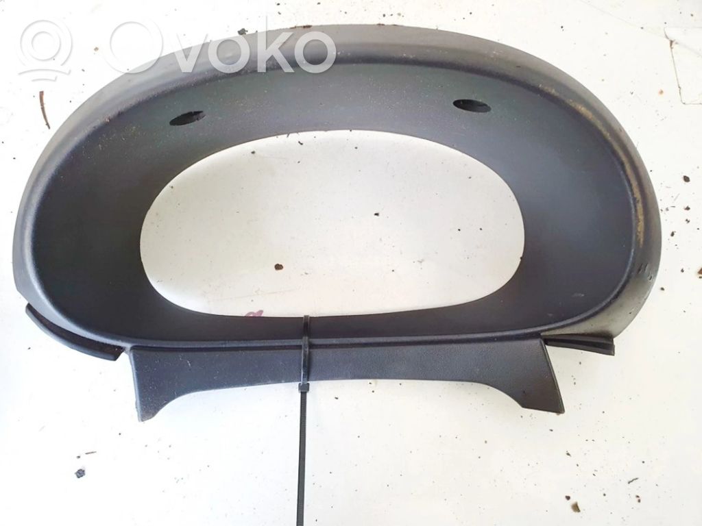 Nissan Almera Tino Garniture de tableau de bord