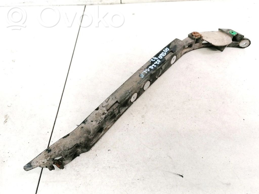 Opel Astra G Takapuskurin kannake 