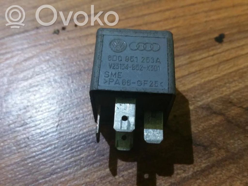 Autres relais   8D0951253A,V23134B52X301,8D0951253A,V23134B52X301,V23134B52X301