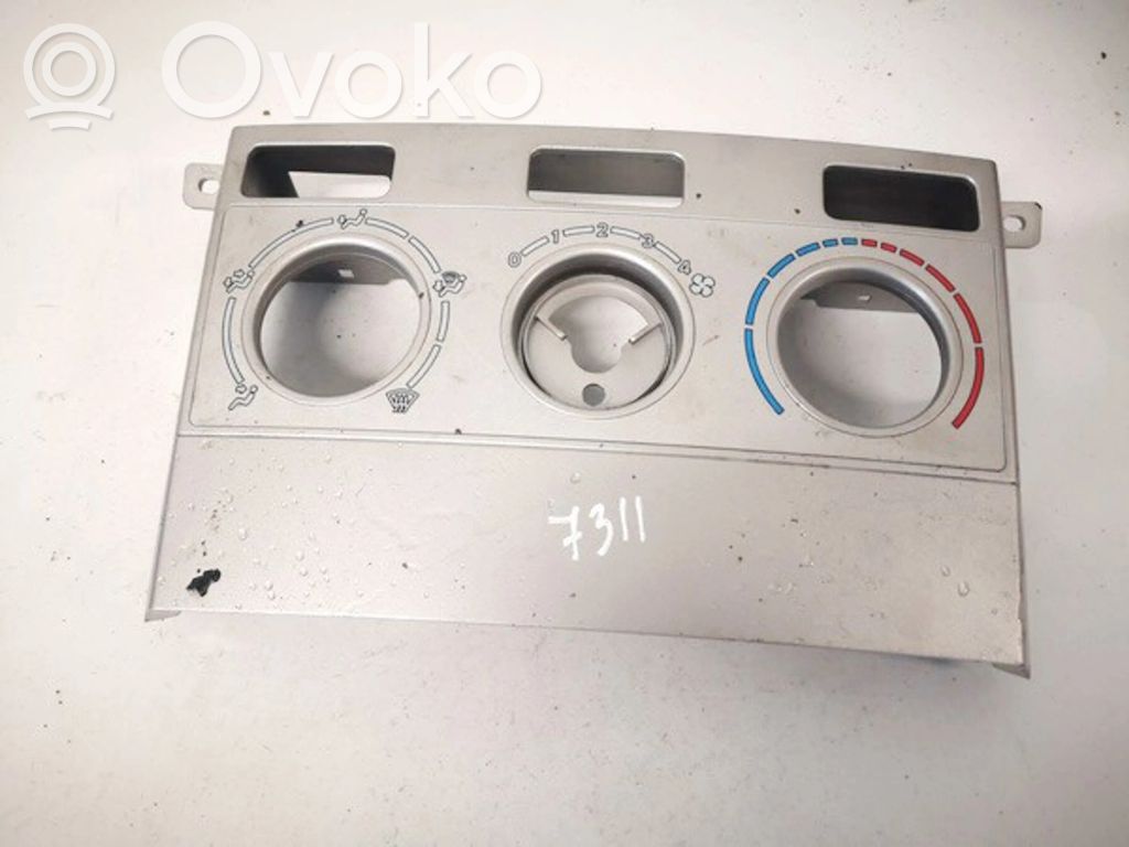 Toyota Corolla Verso AR10 Altra parte interiore 