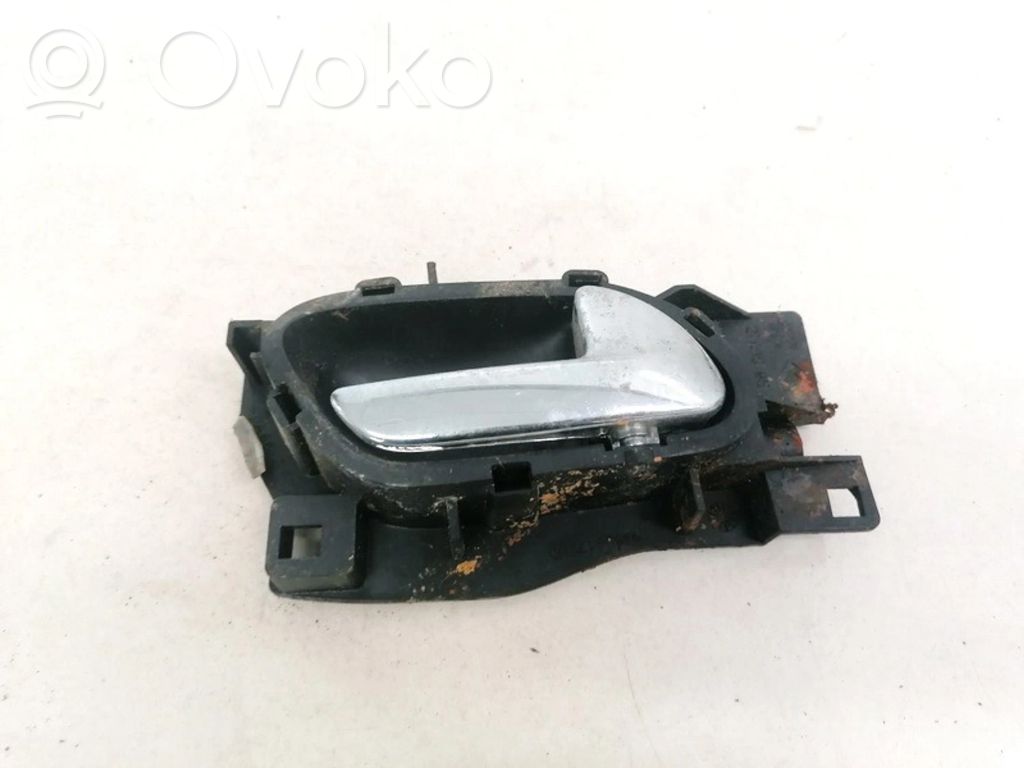 Poignée inférieure de porte avant   14D100127386,14D100127386